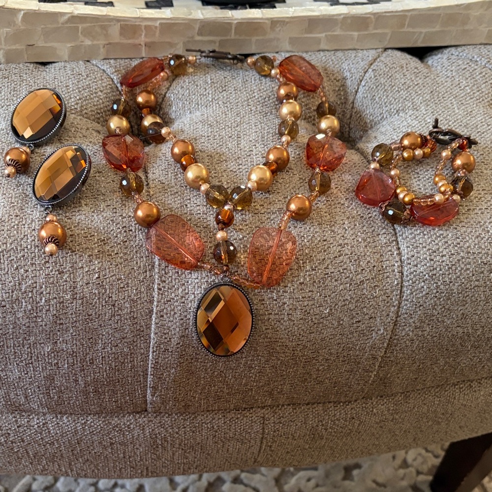 Chic Amber and Gold Beaded Necklace Set with bracelet 3 pieces